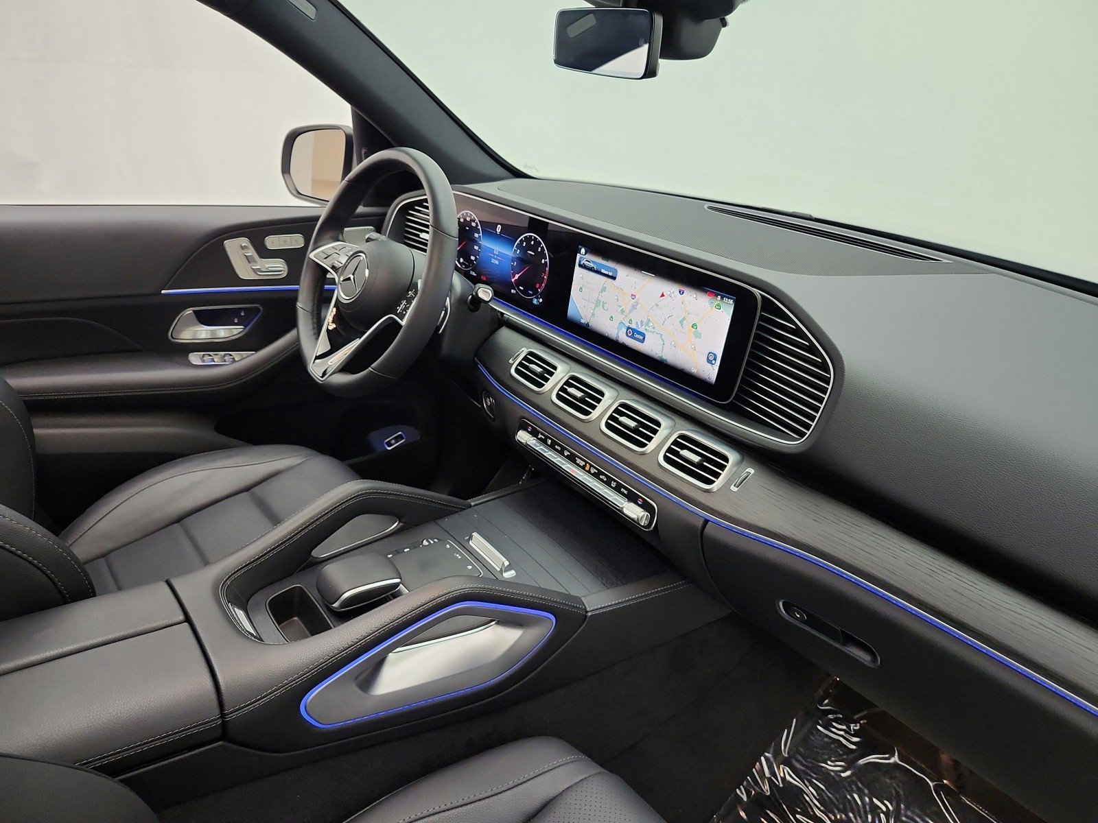 Used 2025 MANUFAKTUR Alpine Grey Mercedes-Benz GLE 450 4MATIC® SUV image 32
