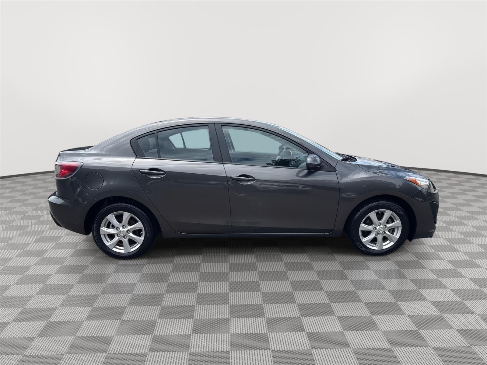 Used 2010 Graphite Mica Mazda i Touring image 5