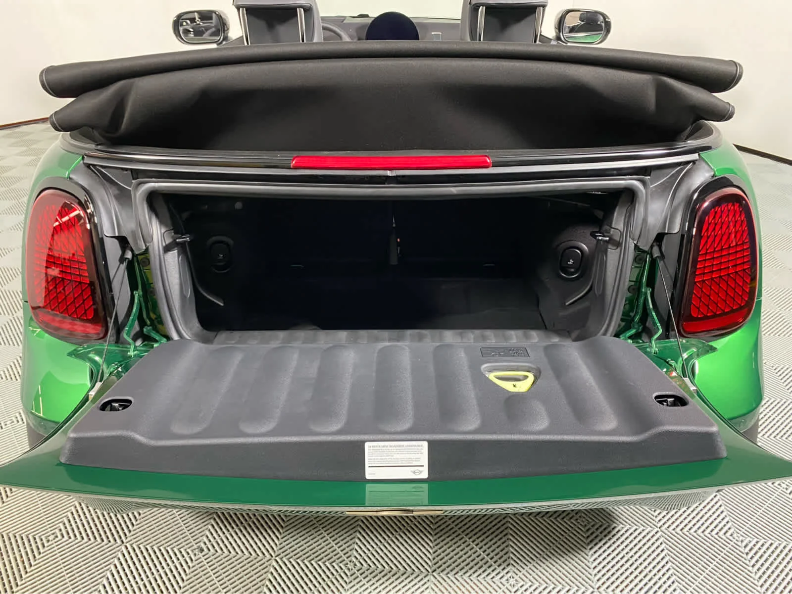 2026 MINI Convertible S - Photo 14