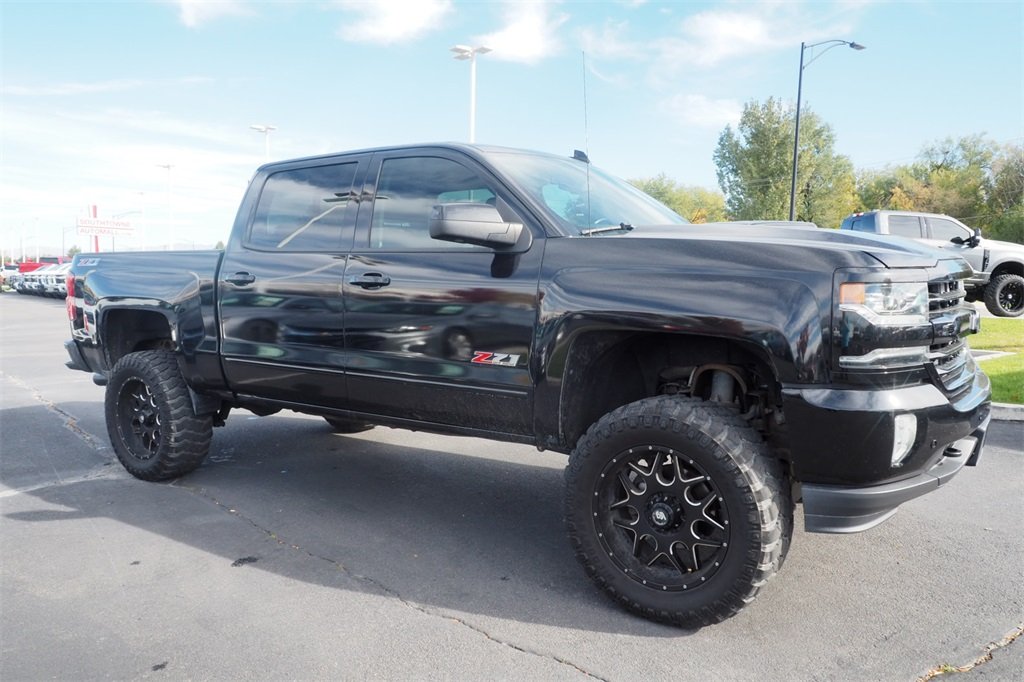 2016 Chevrolet Silverado 1500 LTZ photo 3