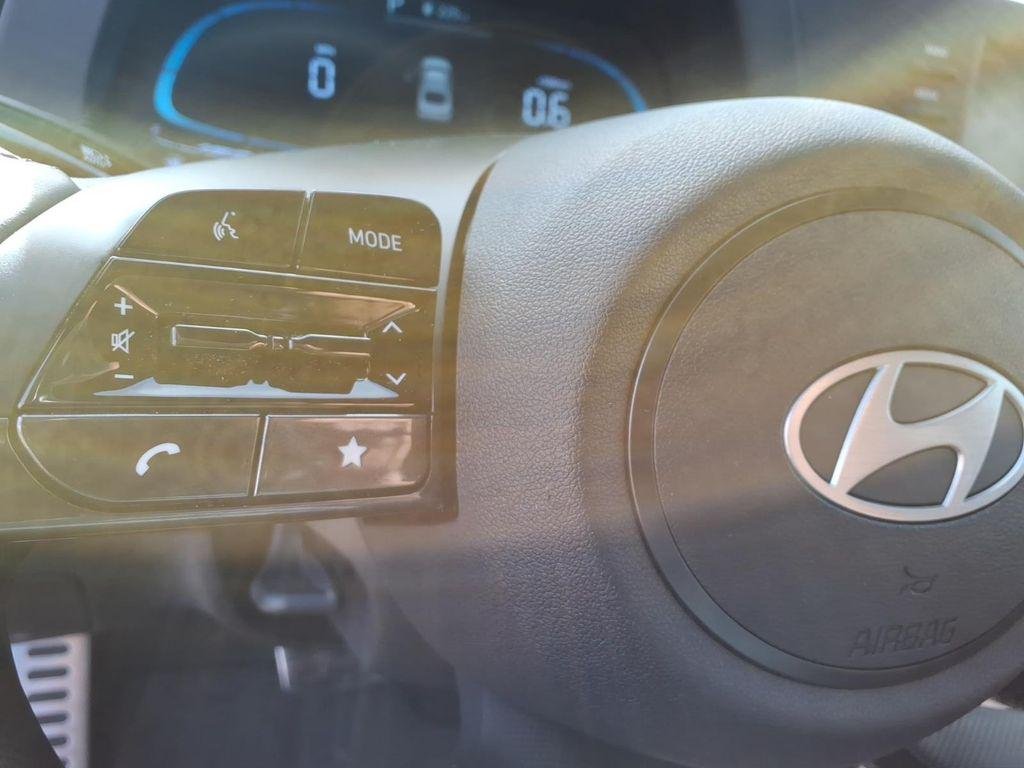 2025 Hyundai Elantra SEL - Photo 18