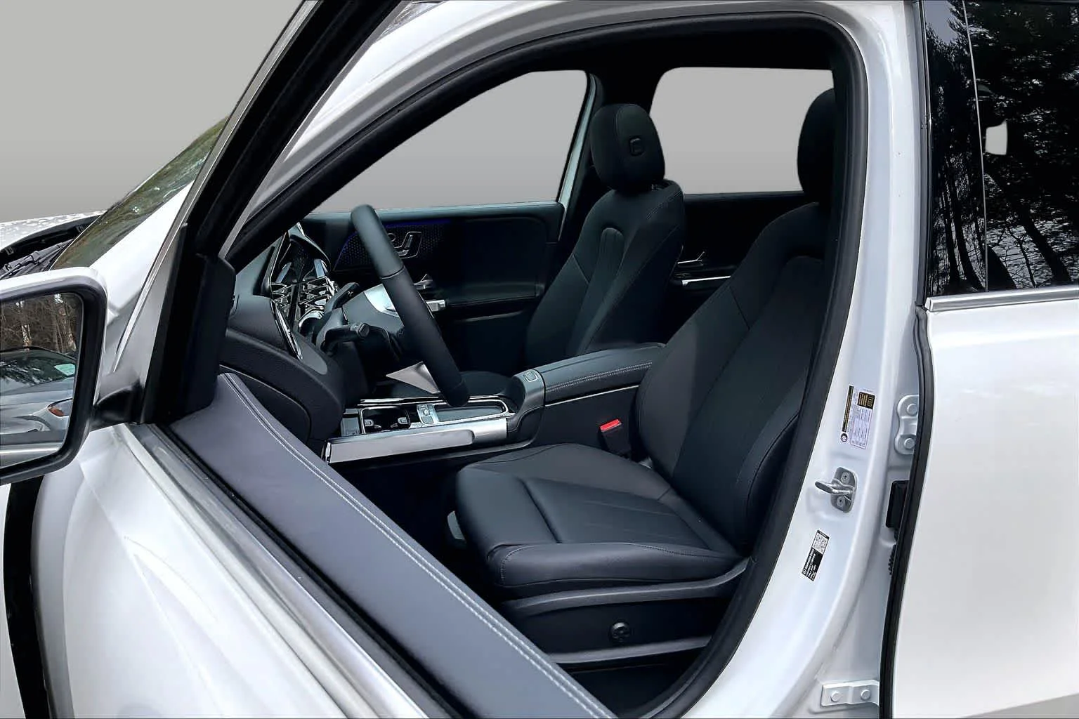 New 2026 Polar White Mercedes-Benz GLB 250 image 14