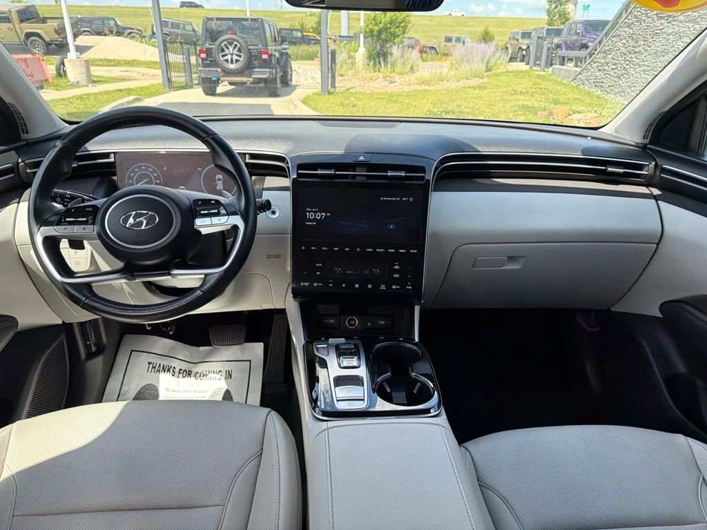 Used 2024 Silver Hyundai SEL Convenience image 13