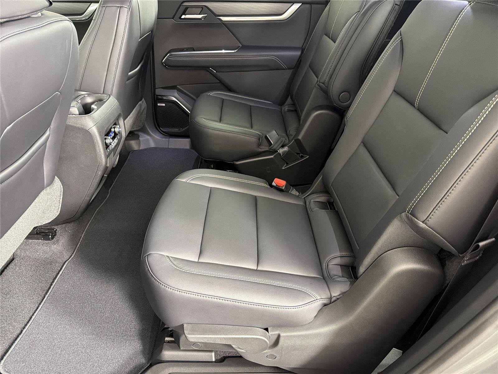 2026 GMC Acadia Elevation - Photo 21