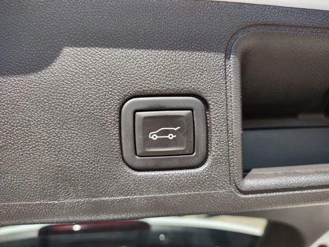Used 2024 Summit White GMC SLT image 23