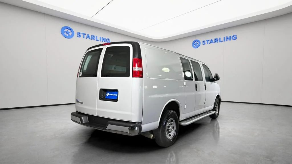 Used 2024 Summit White Chevrolet WT image 14