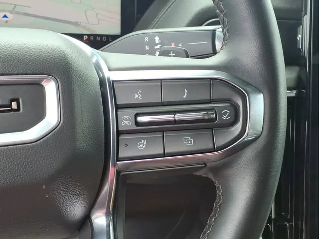 Used 2025 Sterling Metallic GMC Denali image 13