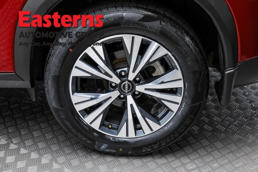 Used 2023 Red Nissan SV image 8