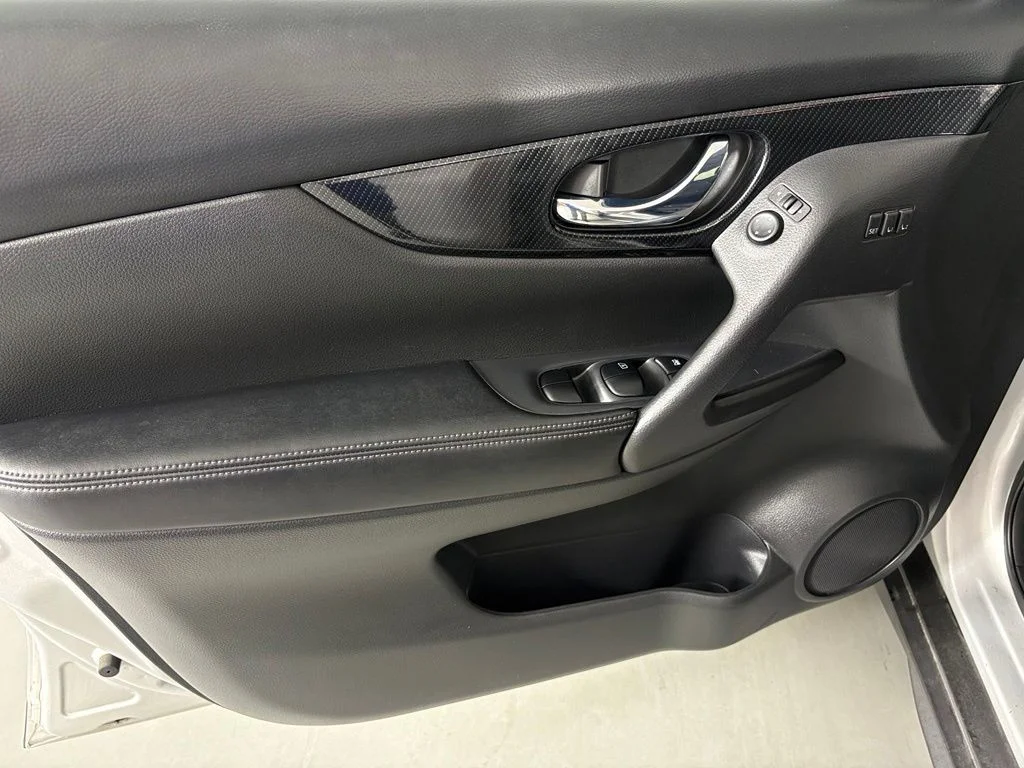 Used 2018 Silver Nissan Hybrid SL image 14