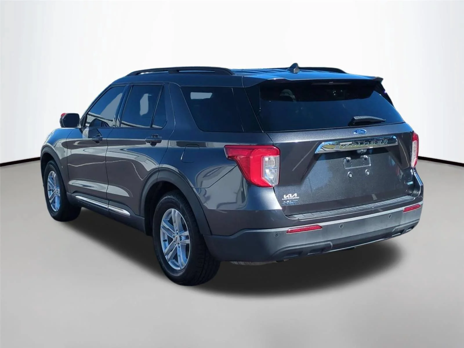 Used 2020 Magnetic Metallic Ford XLT image 3