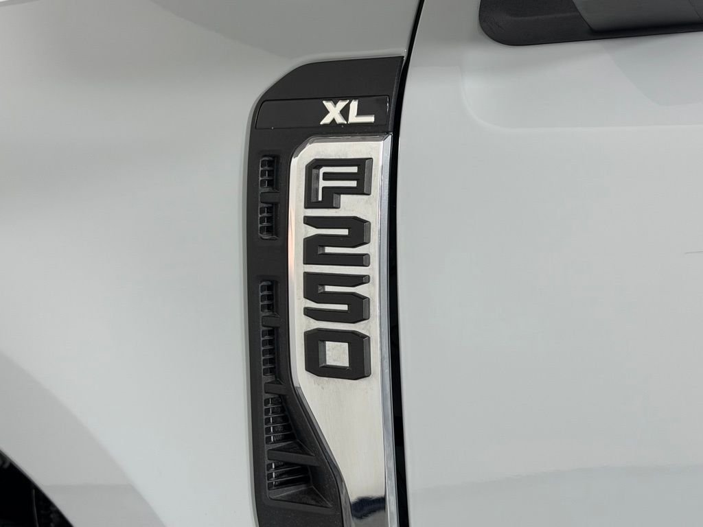 Used 2025 White Ford XL image 12