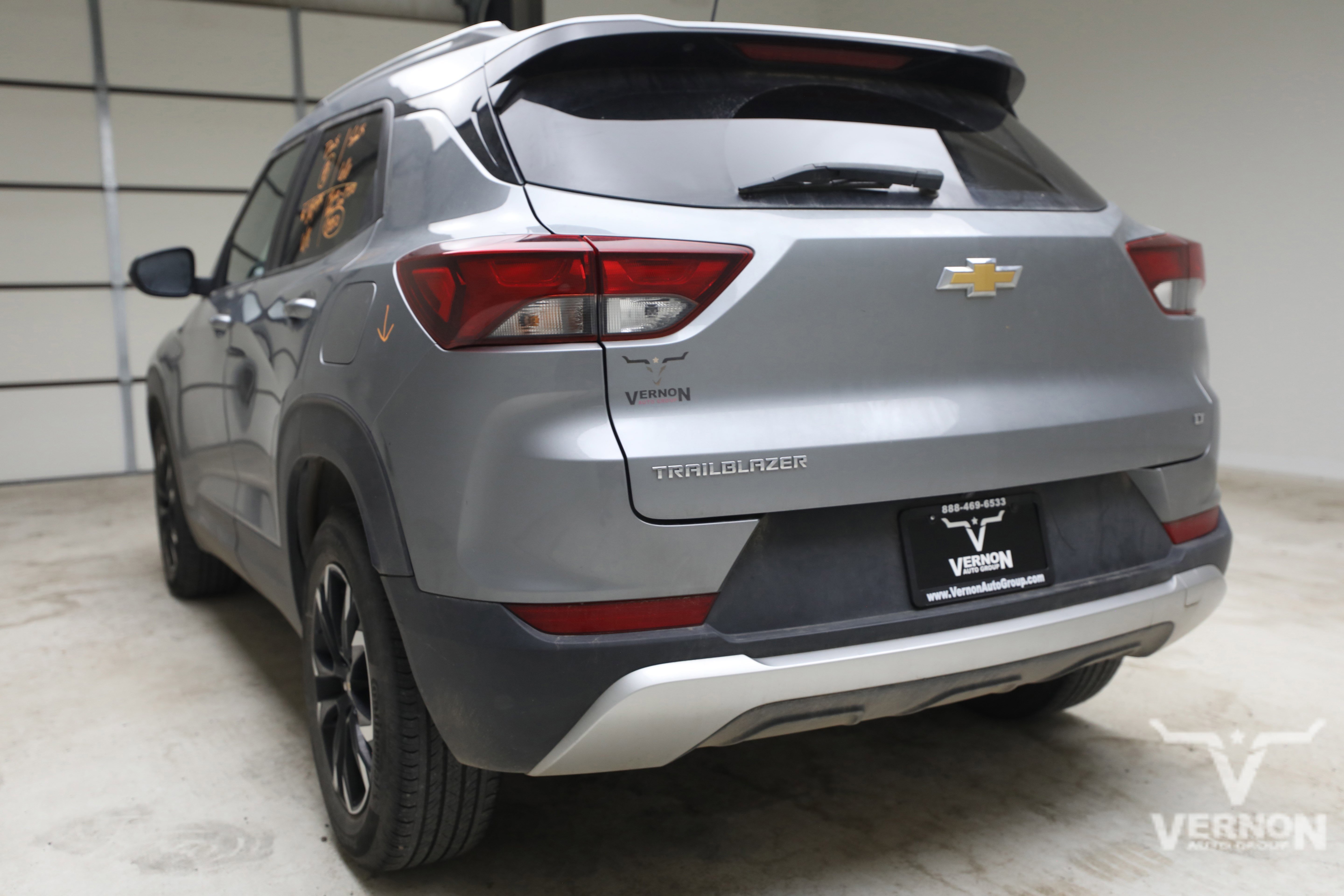 Used 2023 Sterling Gray Metallic Chevrolet Y image 2