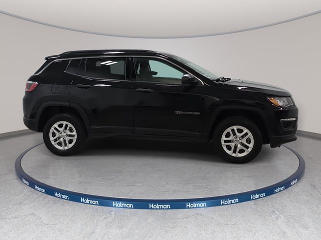 Used 2020 Diamond Black Crystal Pearlcoat Jeep Sport image 5