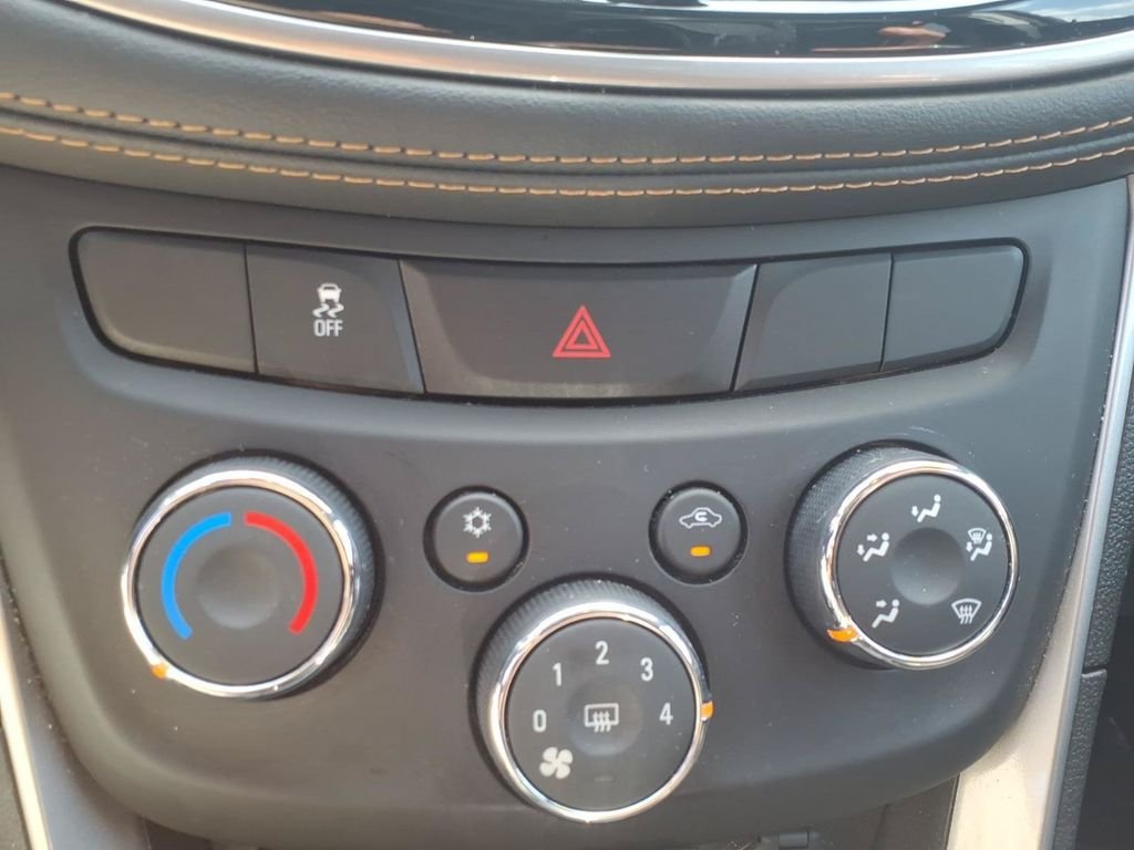 Used 2022 Red Chevrolet LT image 32
