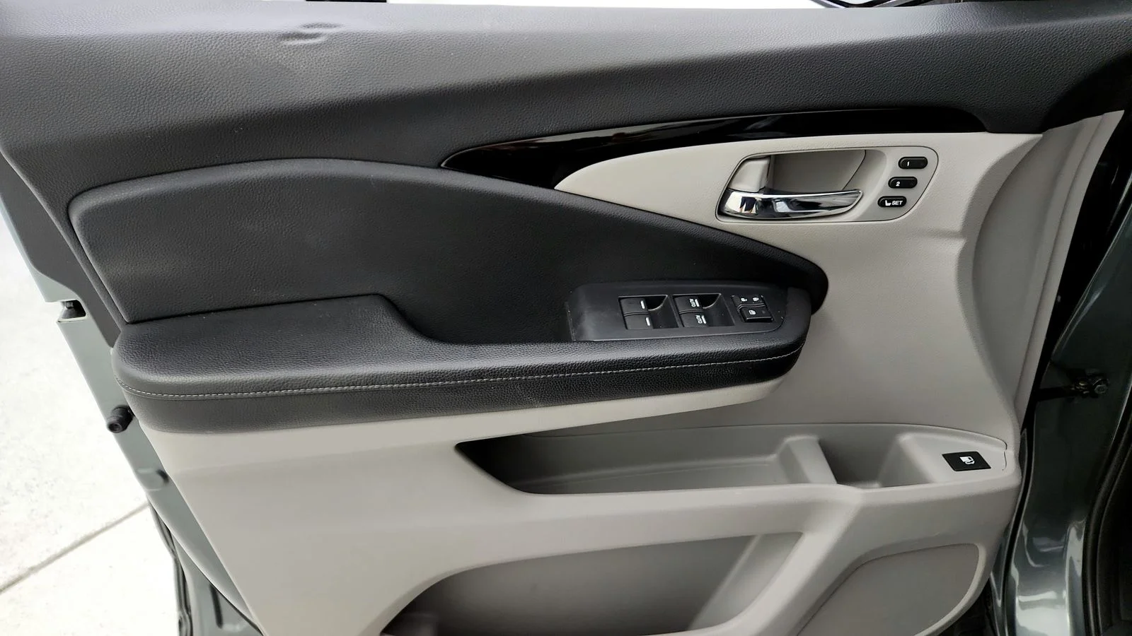 Used 2019 Silver Honda RTL-E image 38
