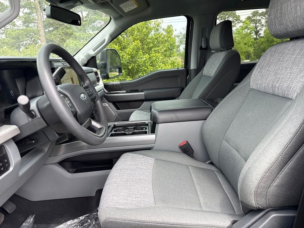 2026 Ford F-250 Super Duty XLT - Photo 13