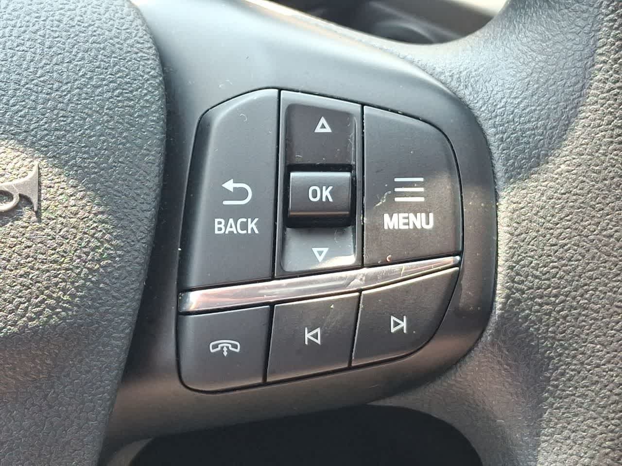 Used 2025 Oxford White Clearcoat Ford Active image 24