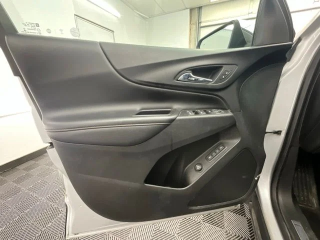 Used 2019 Silver Chevrolet Premier image 12