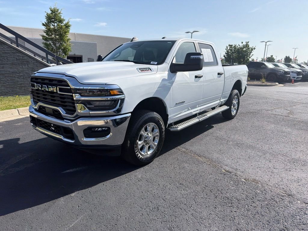 Used 2025 White Ram Big Horn image 3