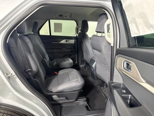 New 2026 Space White Metallic Ford Active image 4