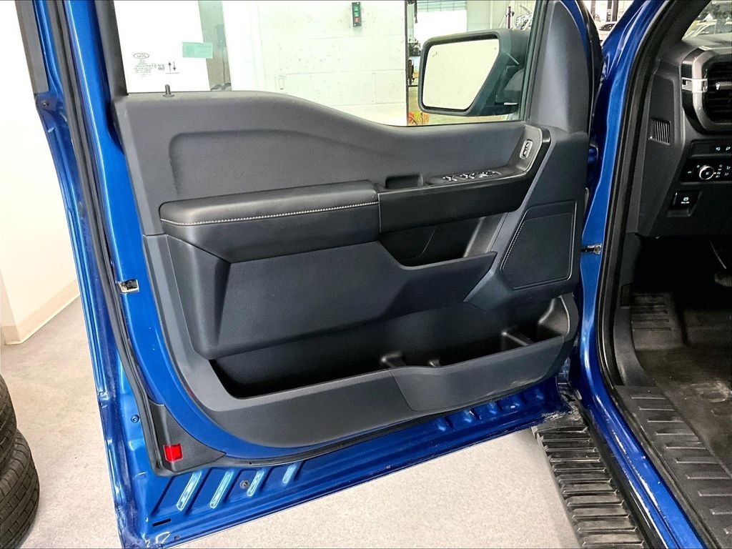 Used 2023 Atlas Blue Metallic Ford XL image 9