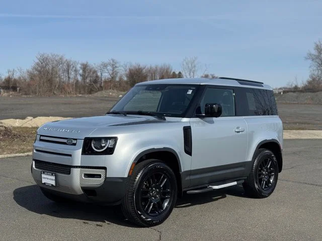 2021 Land Rover Defender S's photo