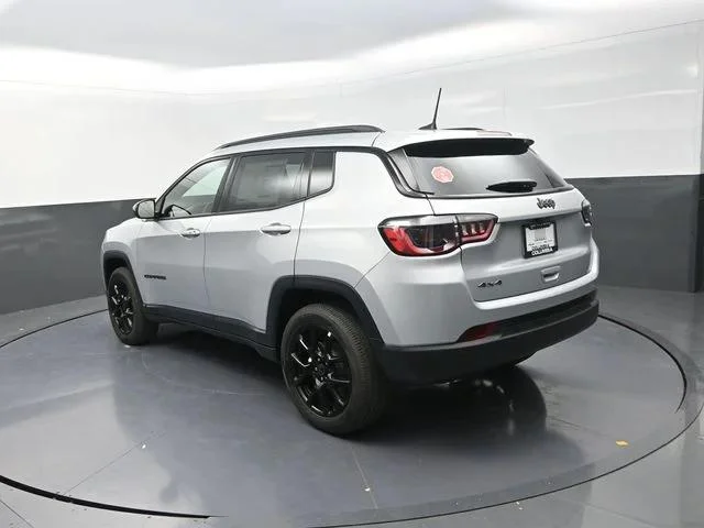 New 2026 Silver Zynith Metallic Clear-Coat Exterior Paint Jeep Latitude image 8