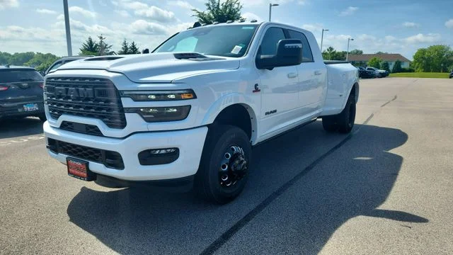 New 2026 Bright White Clear-Coat Exterior Paint RAM Limited image 9