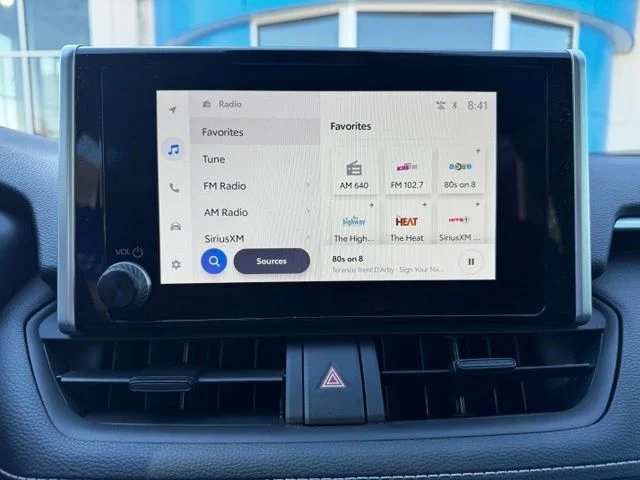 2025 Toyota RAV4 XLE - Photo 28