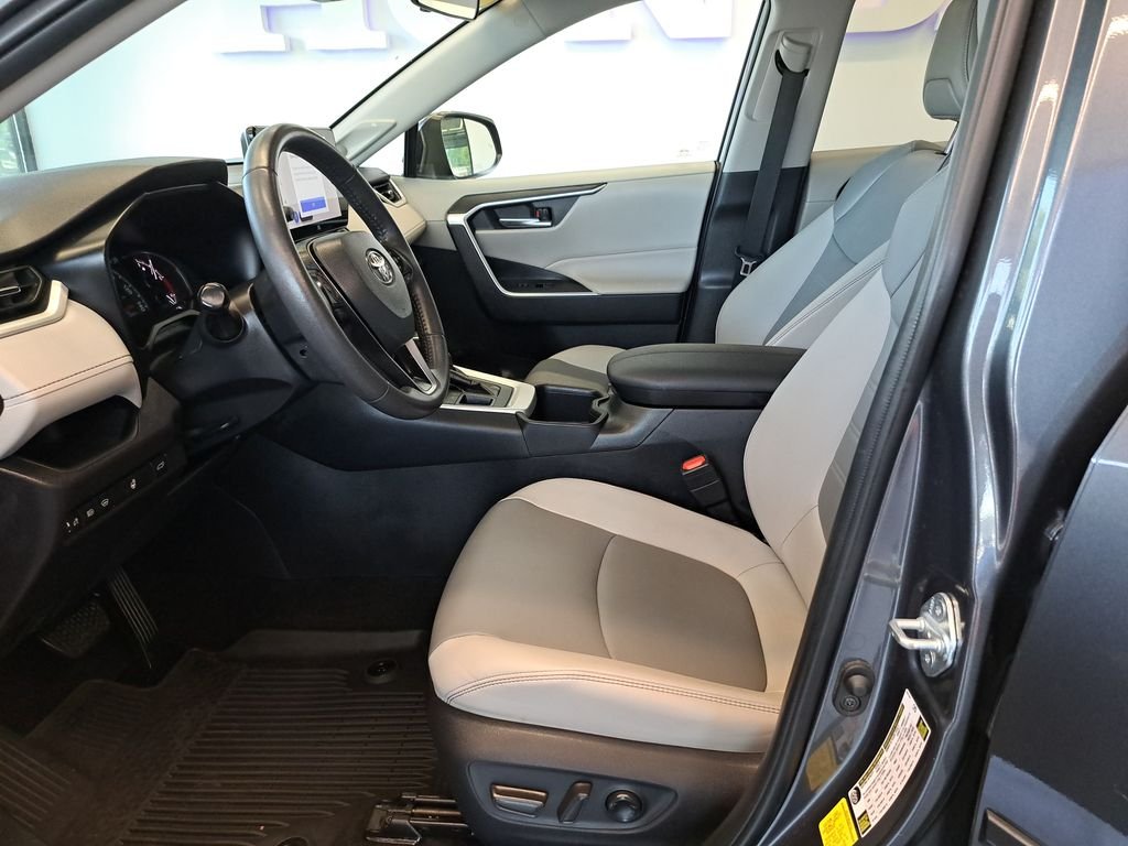 Used 2024 Gray Toyota XLE Premium image 16