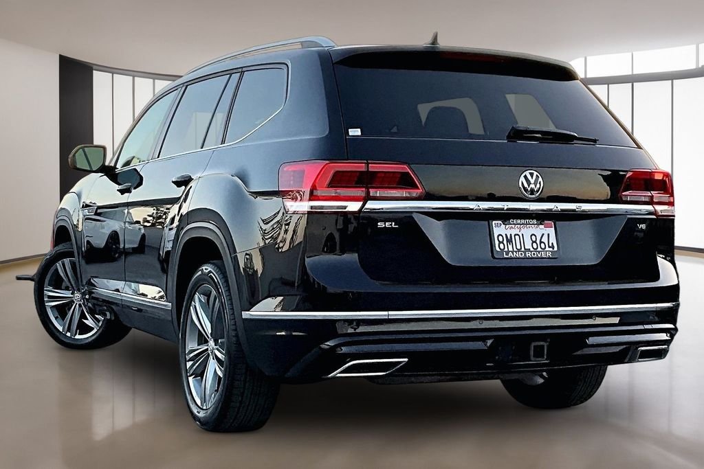Used 2019 Deep Black Volkswagen 3.6L V6 SEL R-Line image 4