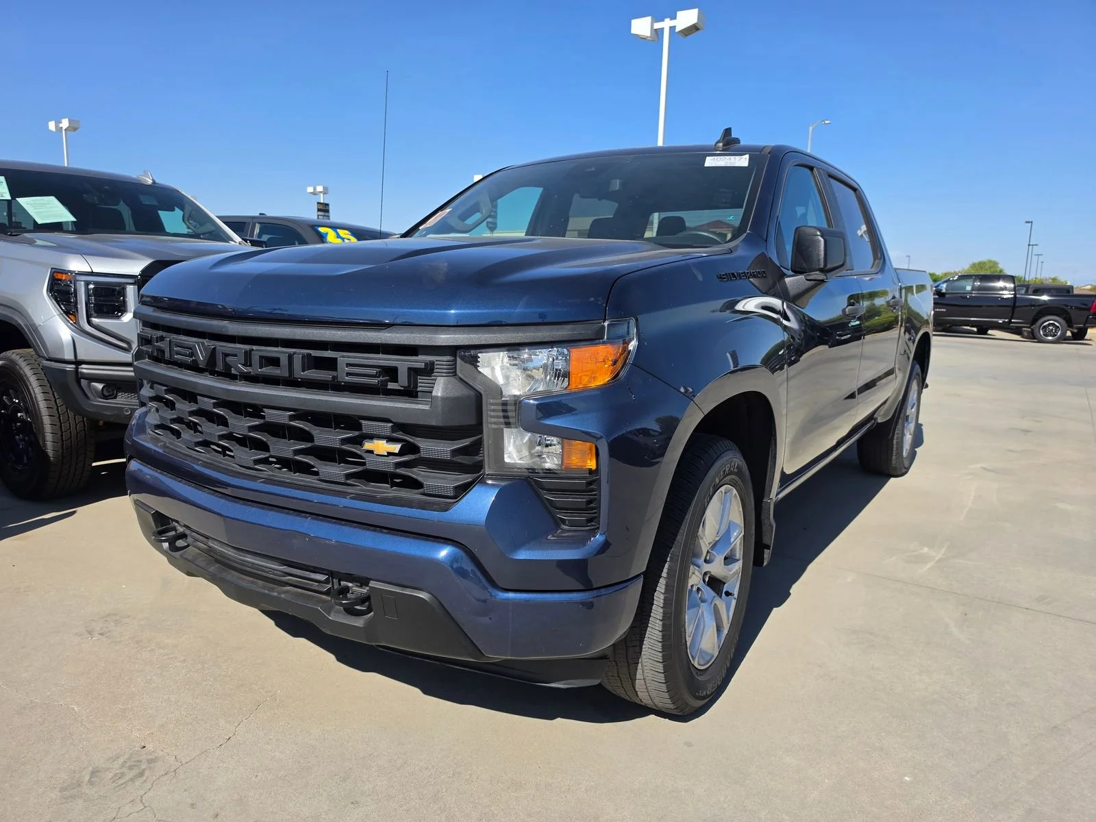 2022 Chevrolet Silverado 1500 Custom Crew Cab Short Box's photo