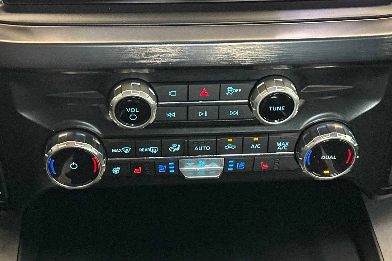 Used 2025 White Ford Lariat image 21