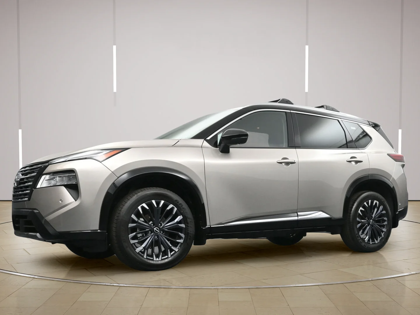 New 2026 Champagne Silver Metallic/Super Black Nissan Platinum image 25