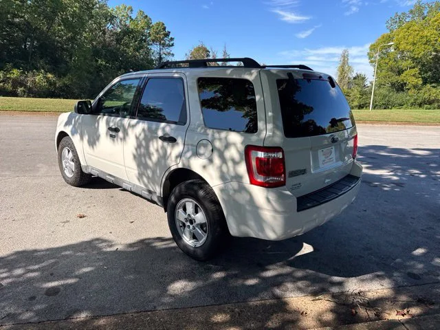Used 2010 Beige Ford XLT image 5