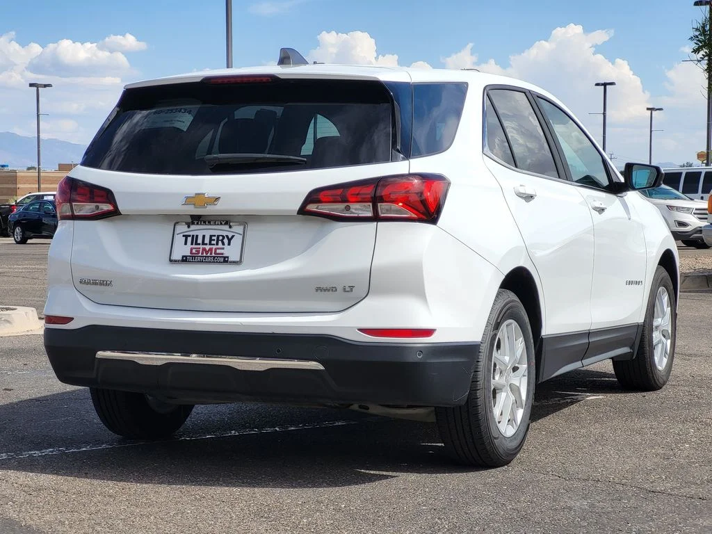 Used 2024 Summit White Chevrolet LT image 7