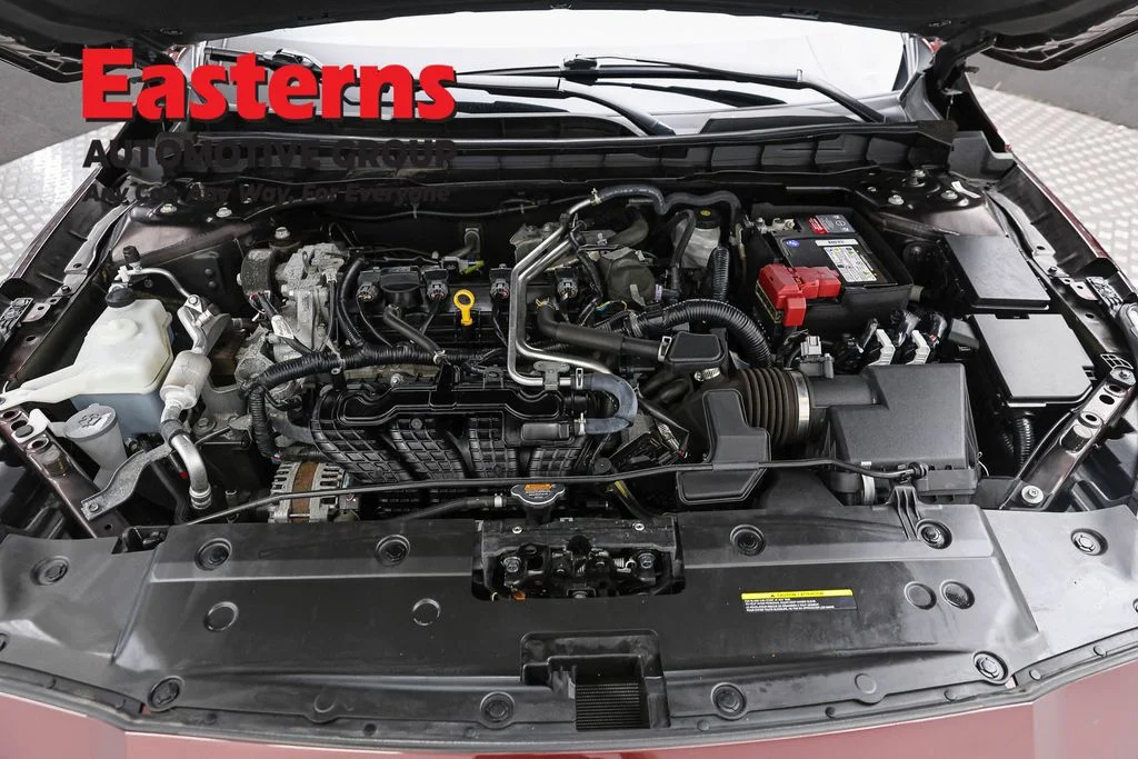 Used 2023 Red Nissan 2.5 SV image 7