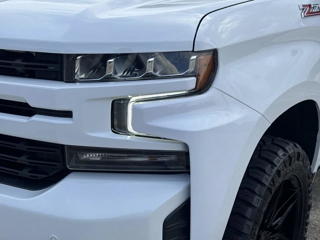 Used 2021 White Chevrolet RST image 3