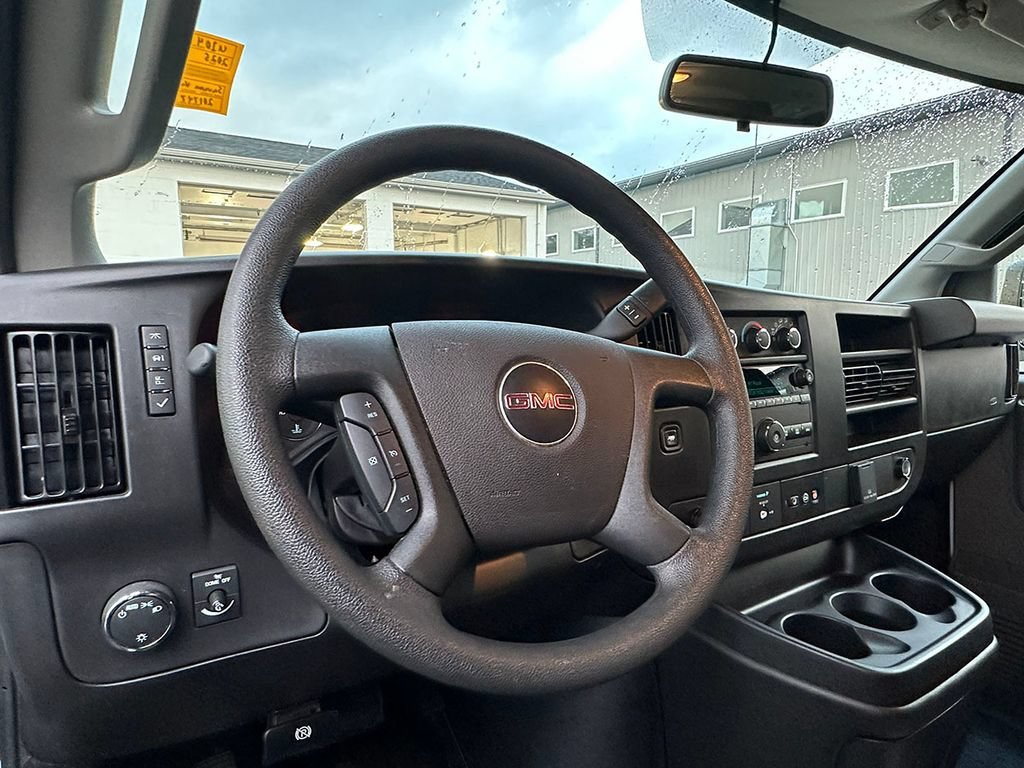 Used 2025 Summit White GMC Work Van image 21