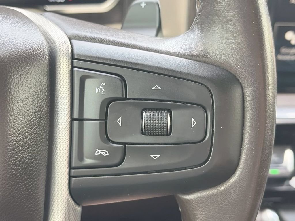 Used 2022 Silver GMC Denali image 26