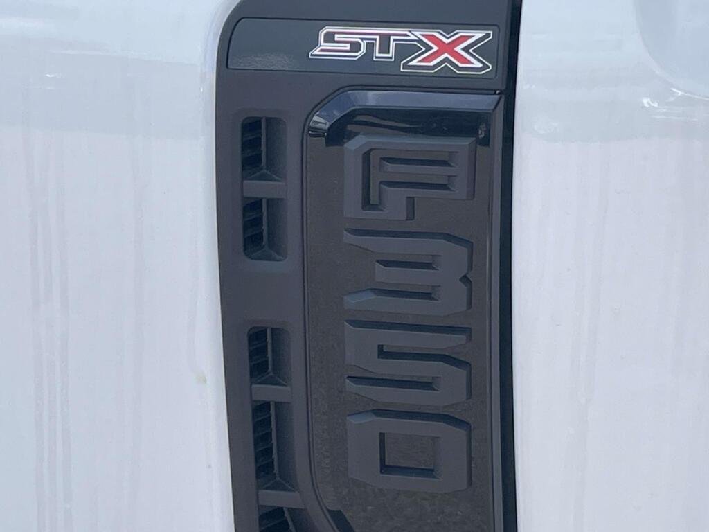 New 2026 Oxford White Ford XL image 14