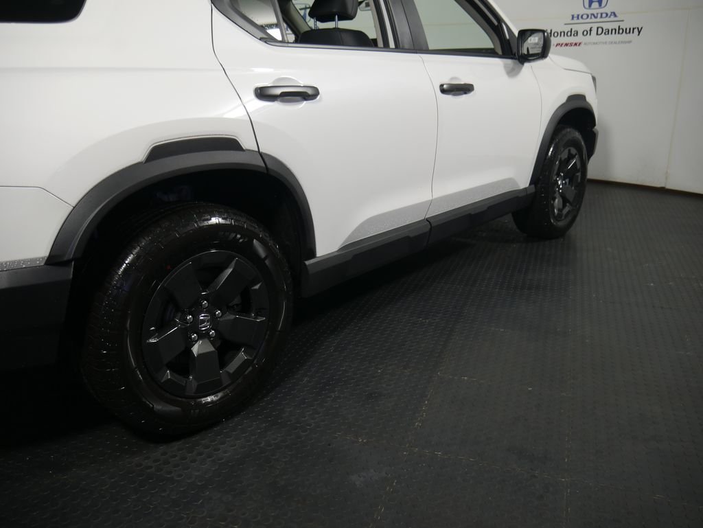 New 2026 Platinum White Pearl Honda RTL Towing image 4