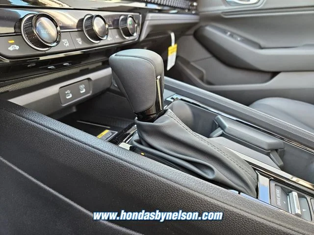 2025 Honda Accord Hybrid EX-L - Photo 14