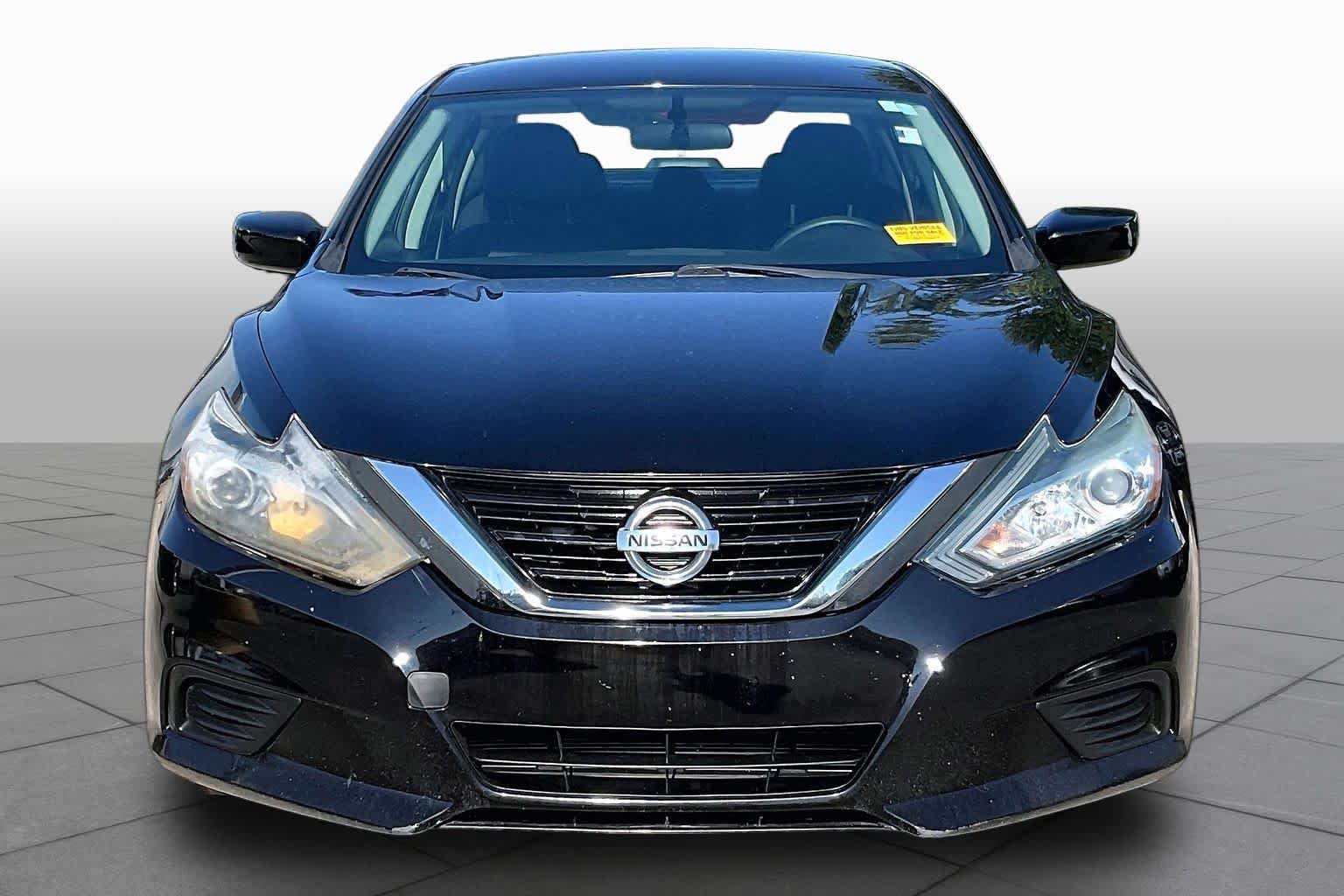 Used 2018 Super Black Nissan 2.5 S image 4