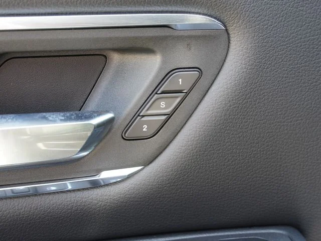 New 2027 Bright White Clear-Coat Exterior Paint RAM Laramie image 25