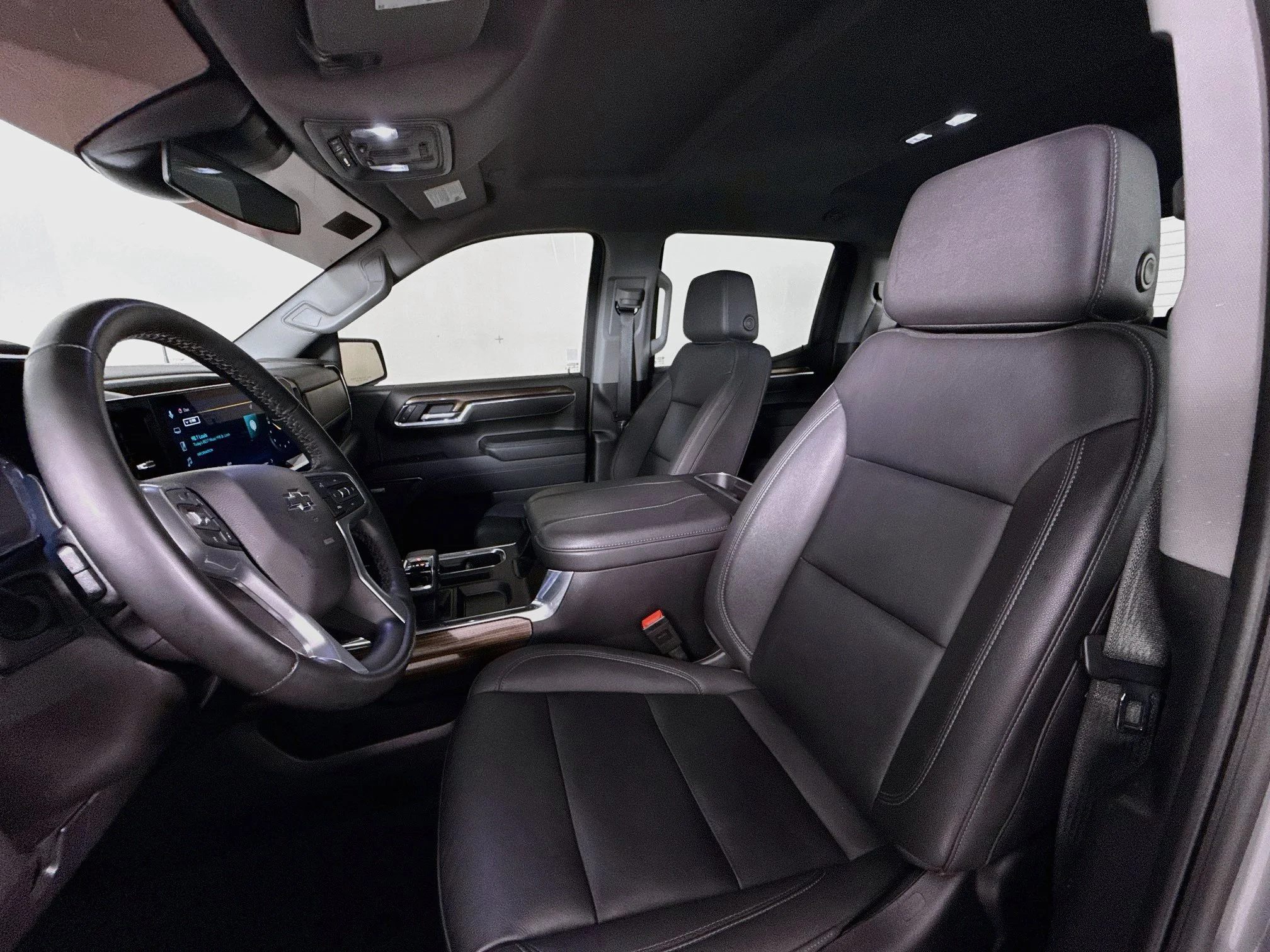 Used 2025 Sterling Gray Metallic Chevrolet LT Trail Boss image 11