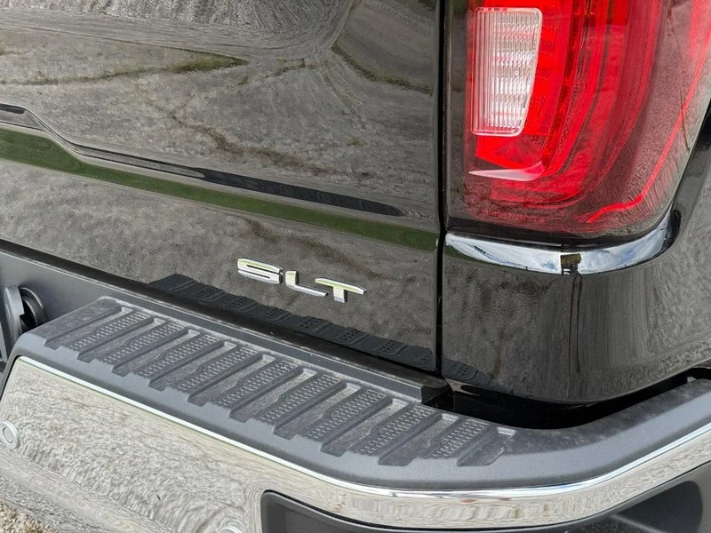 New 2026 Onyx Black GMC SLT image 5