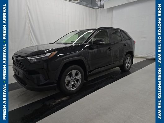 Used 2025 Black Toyota XLE image 5