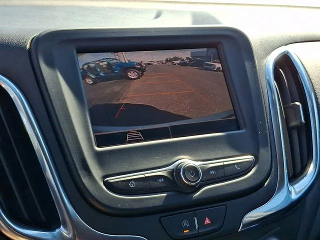Used 2022 Silver Chevrolet LT image 18
