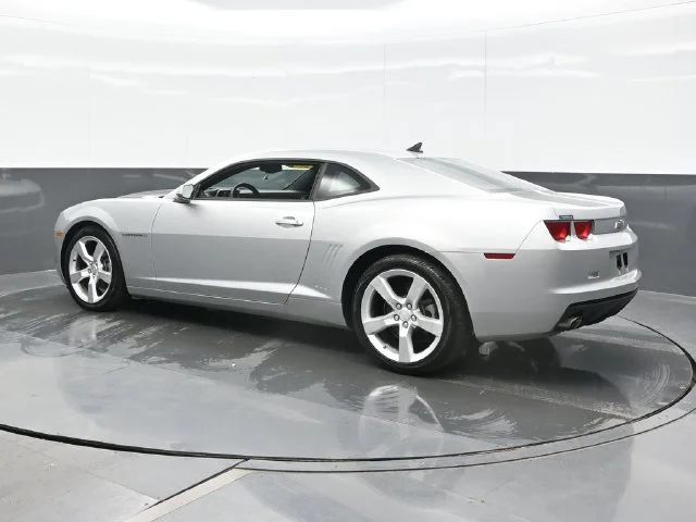 Used 2011 Silver Chevrolet 1LS image 3